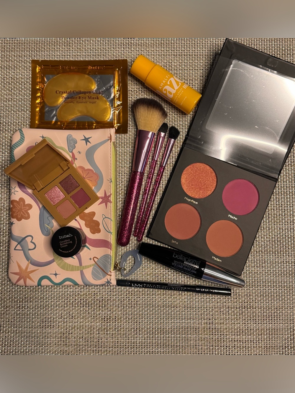 IPSY Makeup Bundle- Full Size Mischo Blush, BellaPierre Mascara, Brushes & Bag